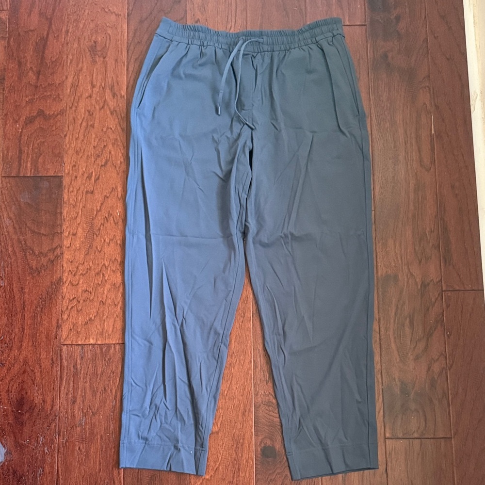 Lululemon Tapered-Leg Mid-Rise Pant 7/8 Luxtreme